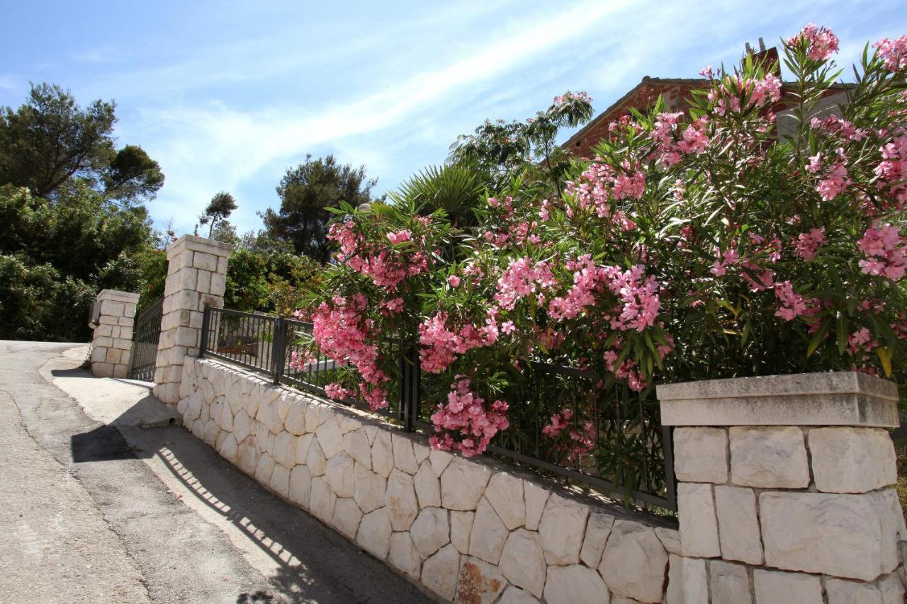 Apartment Udovicic Trogir Bagian luar foto