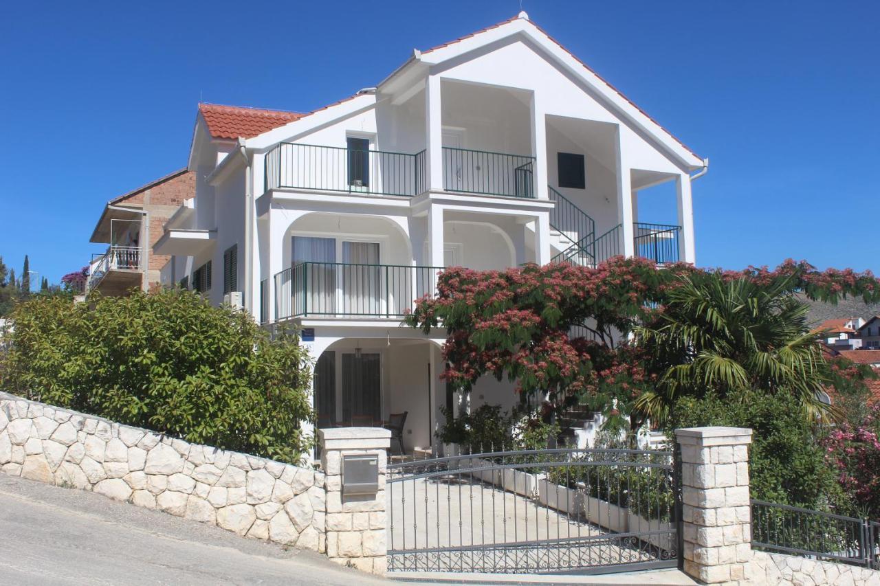 Apartment Udovicic Trogir Bagian luar foto